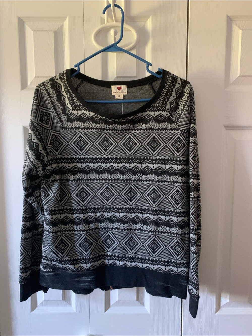 one clothing Black & Gray Geometric Crewneck Sweater
